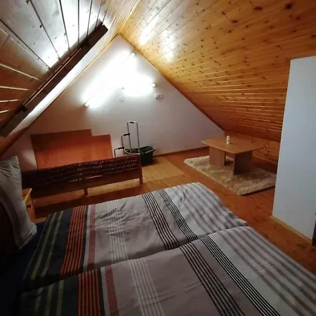 Haus Sissy 度假居 *